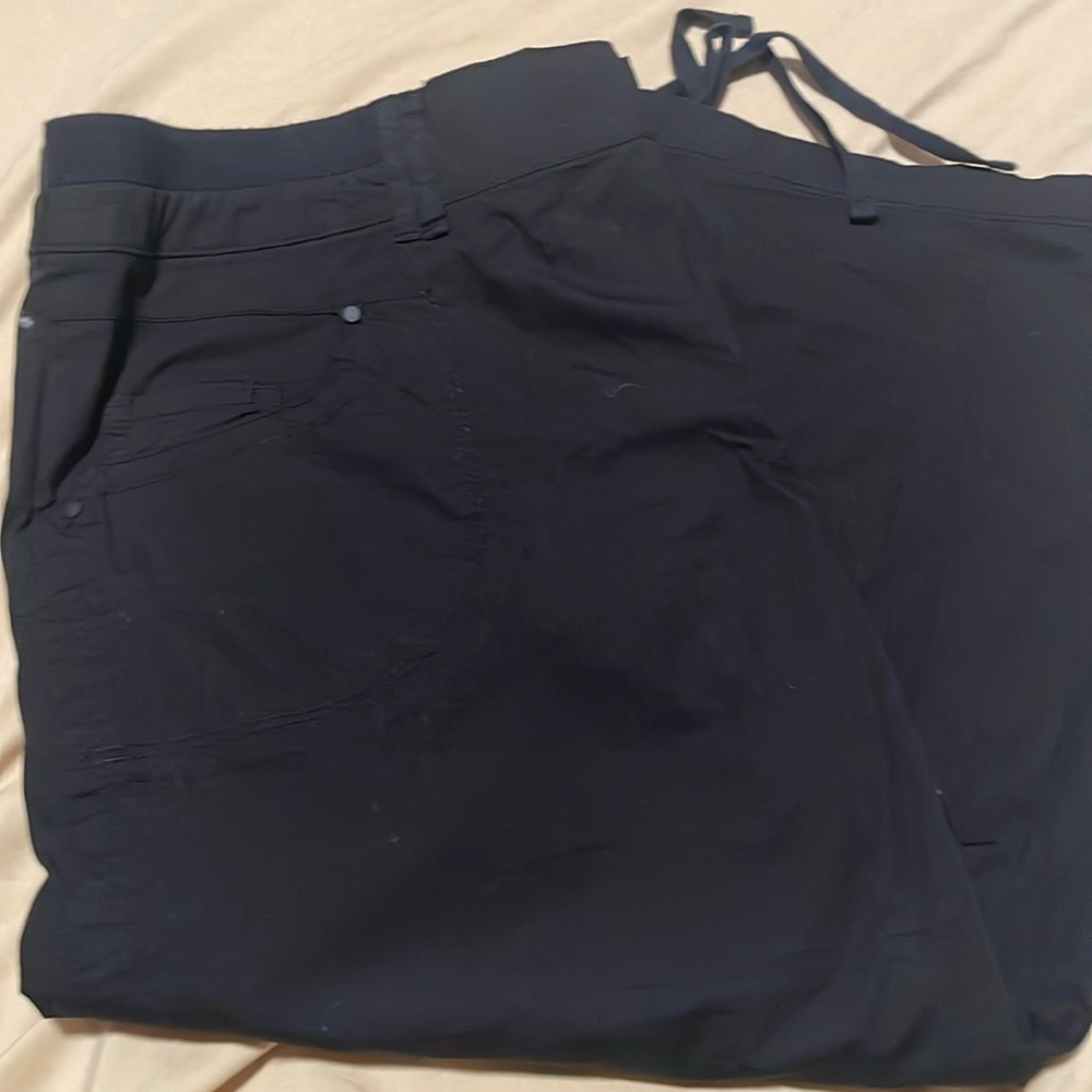 Capri black size 18 new with tags